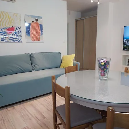 Appartement Sonniger Rueckzugsort Mit Privatparkplatz By Interhome