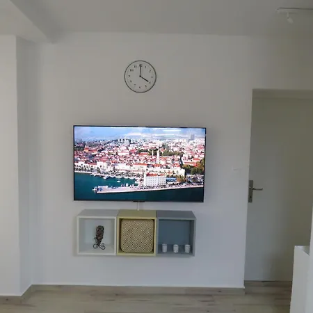 Sonniger Rueckzugsort Mit Privatparkplatz By Interhome Appartement